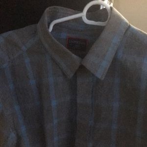 Untuckit unique buttondown